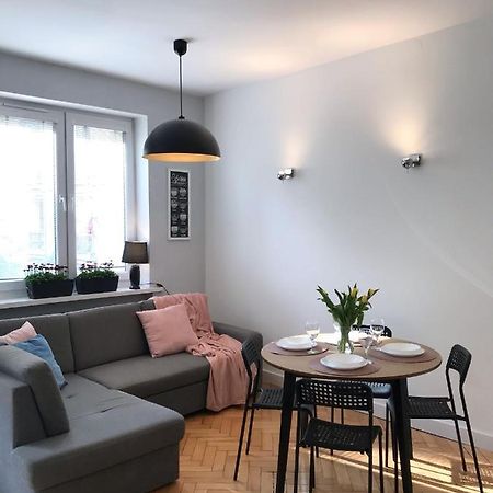 Klimatyczny Apartament Pod Ratuszem -Ul. Slaska 2 쳉스토호바 외부 사진
