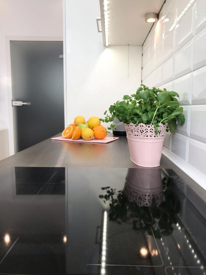 Klimatyczny Apartament Pod Ratuszem -Ul. Slaska 2 쳉스토호바 외부 사진