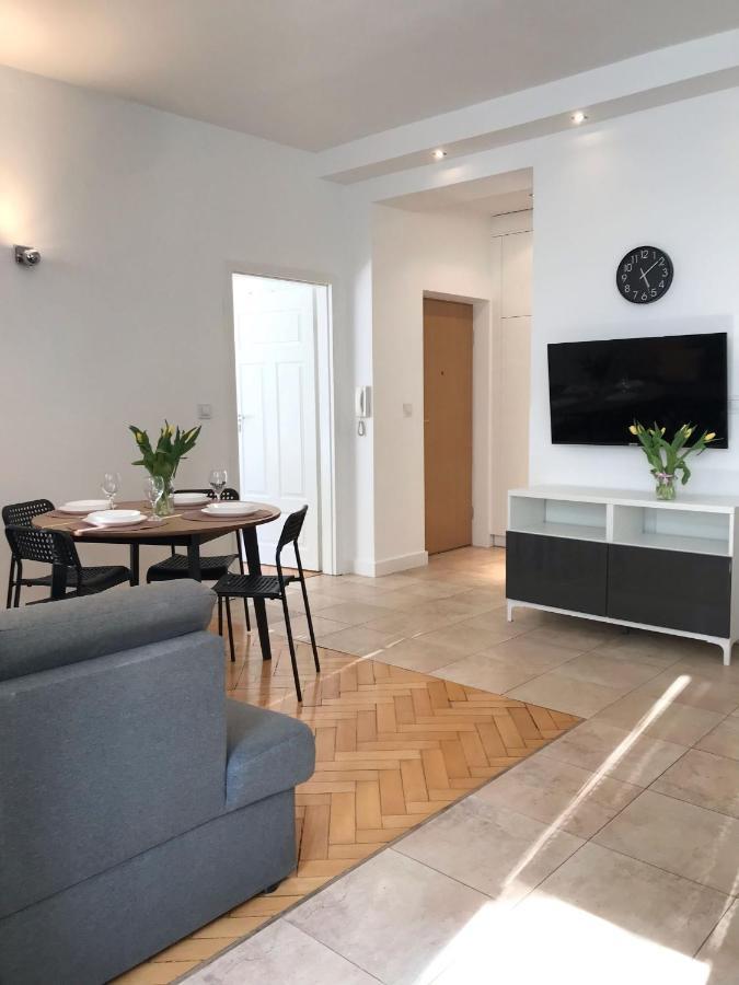 Klimatyczny Apartament Pod Ratuszem -Ul. Slaska 2 쳉스토호바 외부 사진